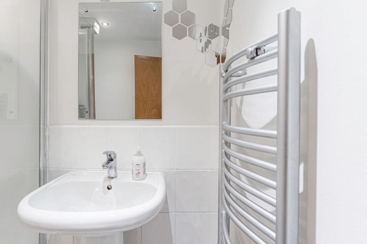 Jkg Property Solutions Presents Cosy City Apartment コヴェントリー エクステリア 写真